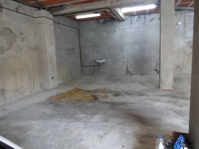 Local comercial en Alquiler en Ca n'Oriol