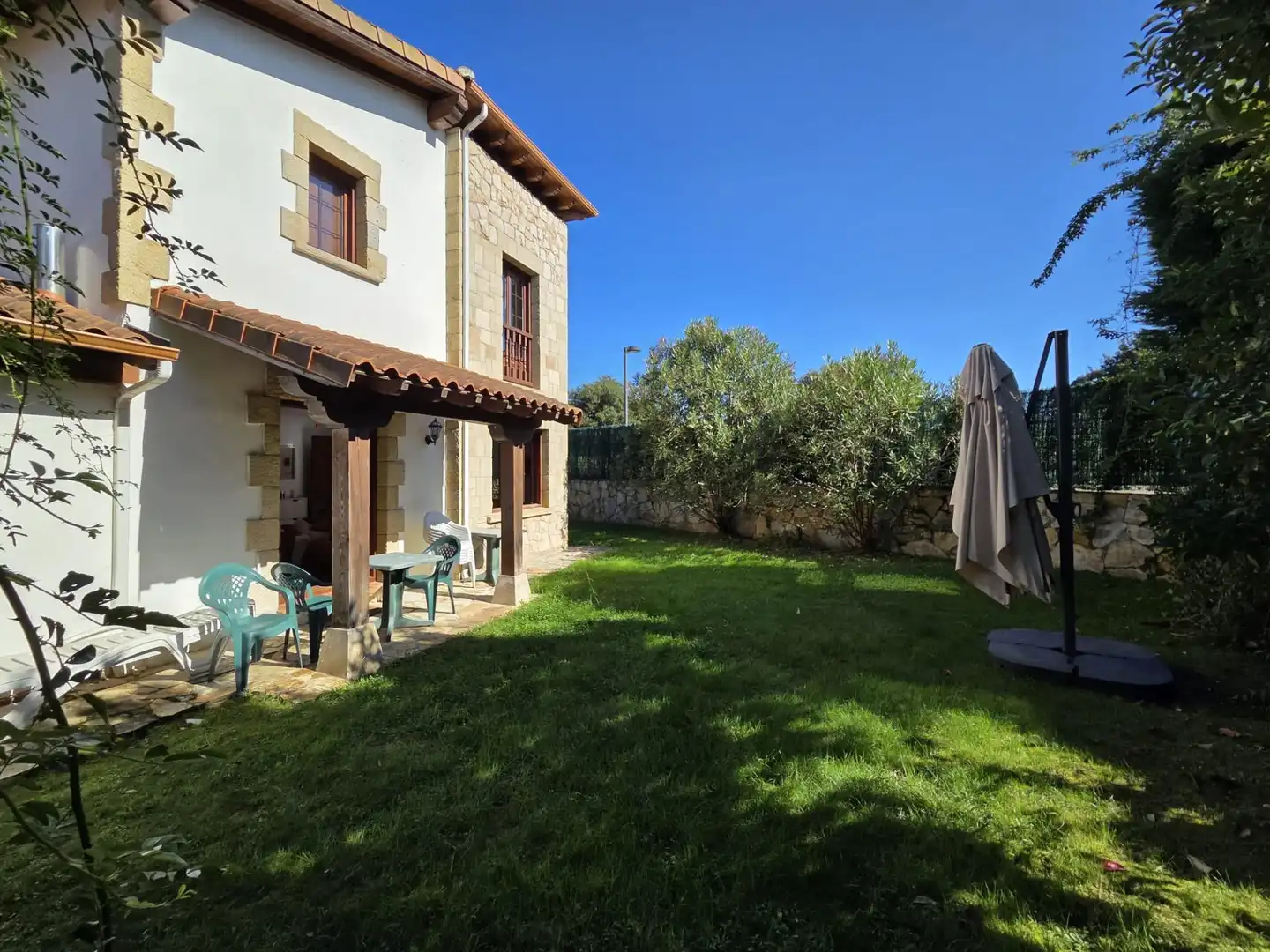 Jardí de Casa adosada en venda en Ribamontán al Monte amb Calefacció, Jardí privat i Terrassa
