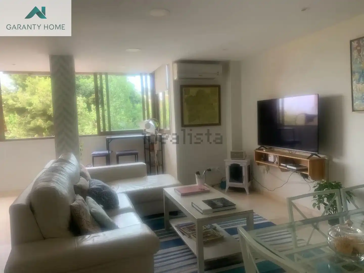 Wohnzimmer von Wohnung zur Miete in Málaga mit Klimaanlage, Privatgarten und Balkon