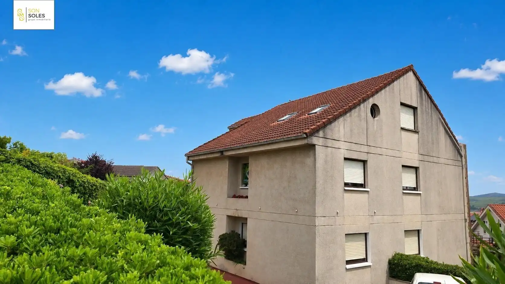 Vista exterior de Planta baja en venta en Miengo con Calefacción, Jardín privado y Terraza