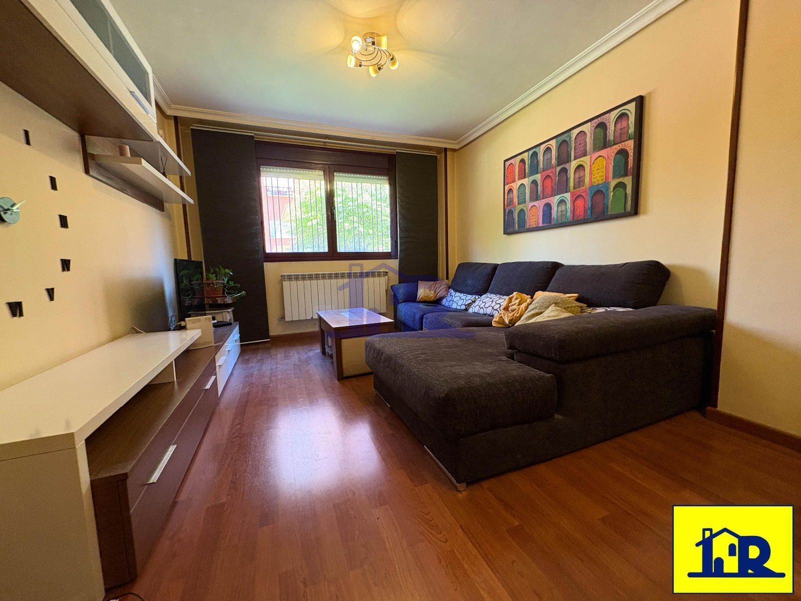 Living room of Flat for sale in Cuenca Capital  with Heating, Terrace and Storage room