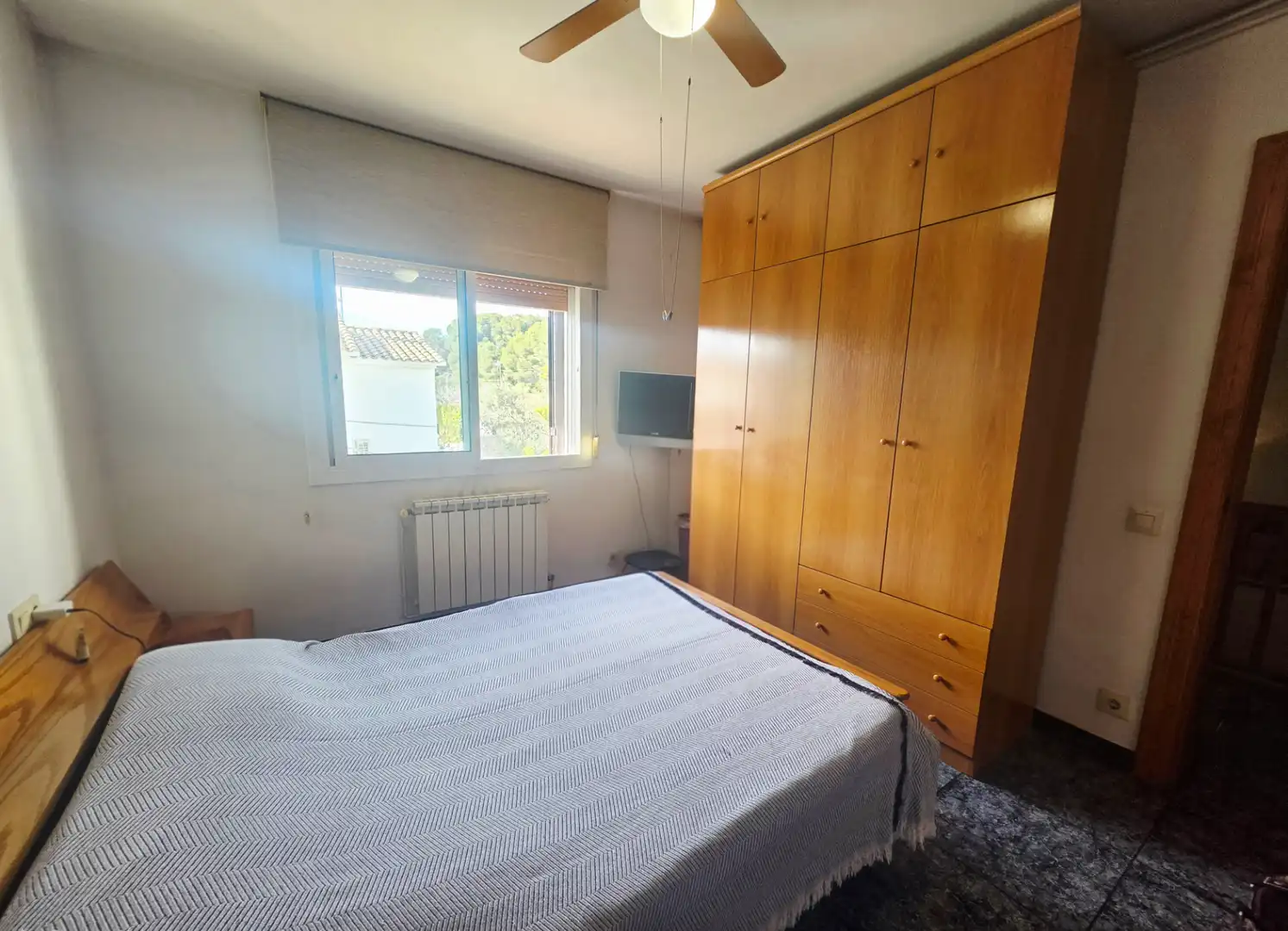 Habitación de Casa adosada en venta en El Vendrell con Calefacción y Trastero