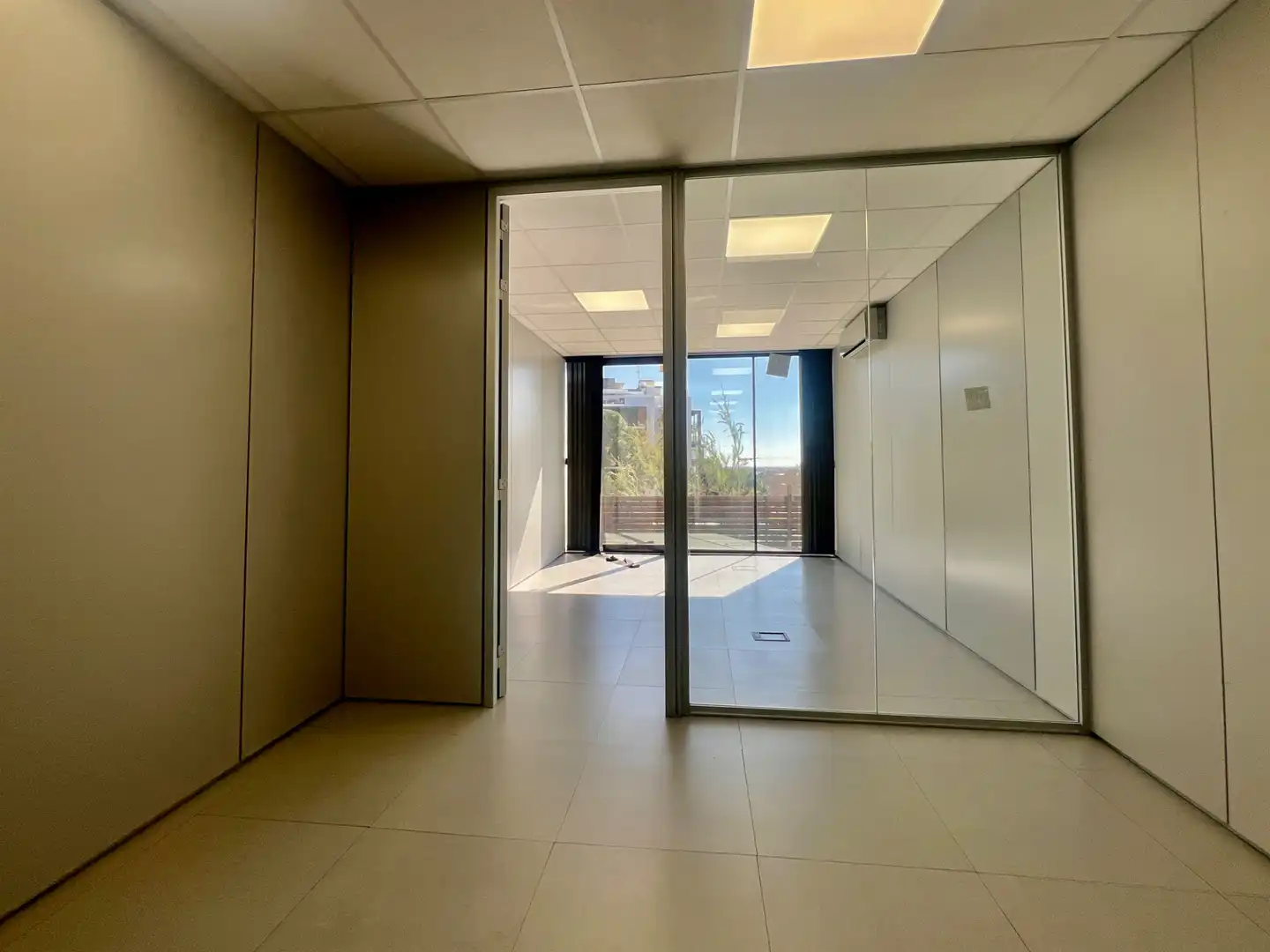 Office for rent in Castelldefels  with Air Conditioner, Heating and Alarm