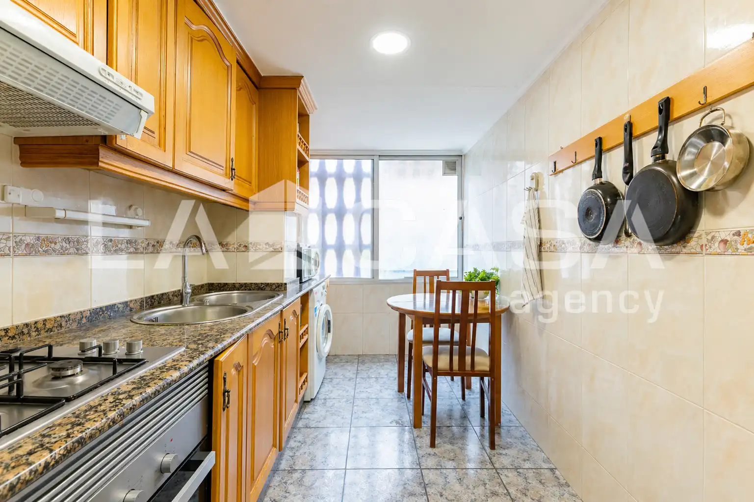 Küche von Wohnung zur Miete in Valencia mit Klimaanlage, Möbliert und Balkon