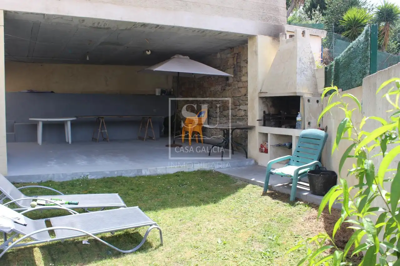 Terrassa de Casa o xalet en venda en Baiona amb Calefacció i Jardí privat