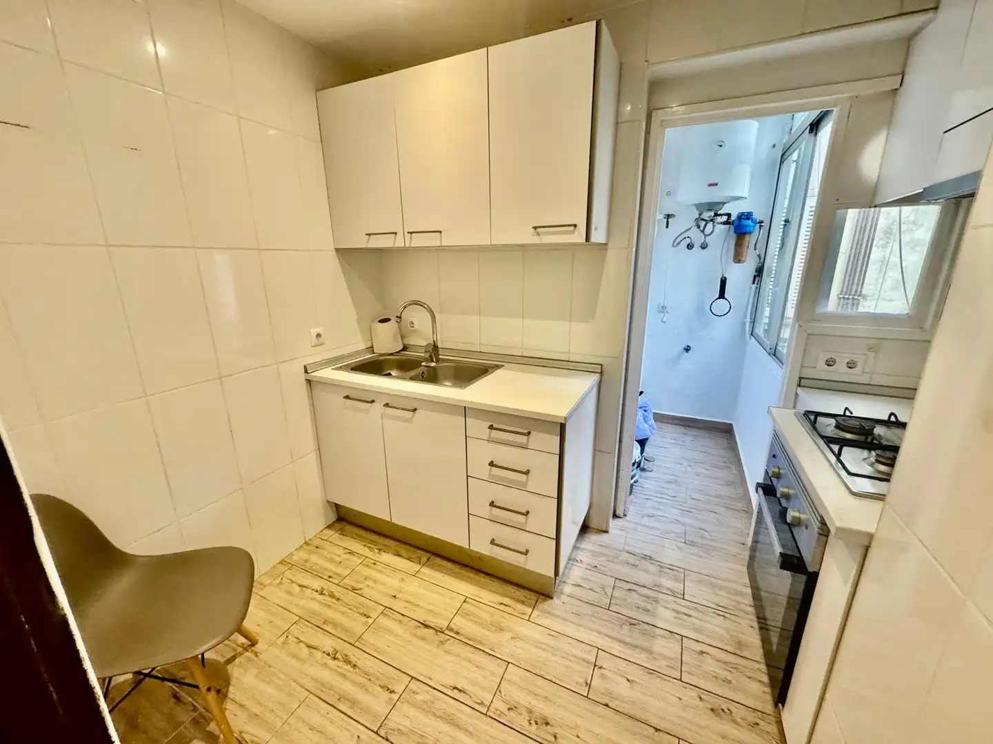 Küche von Wohnung zum Verkauf in  Palma de Mallorca mit Klimaanlage, Fernseher und Balkon