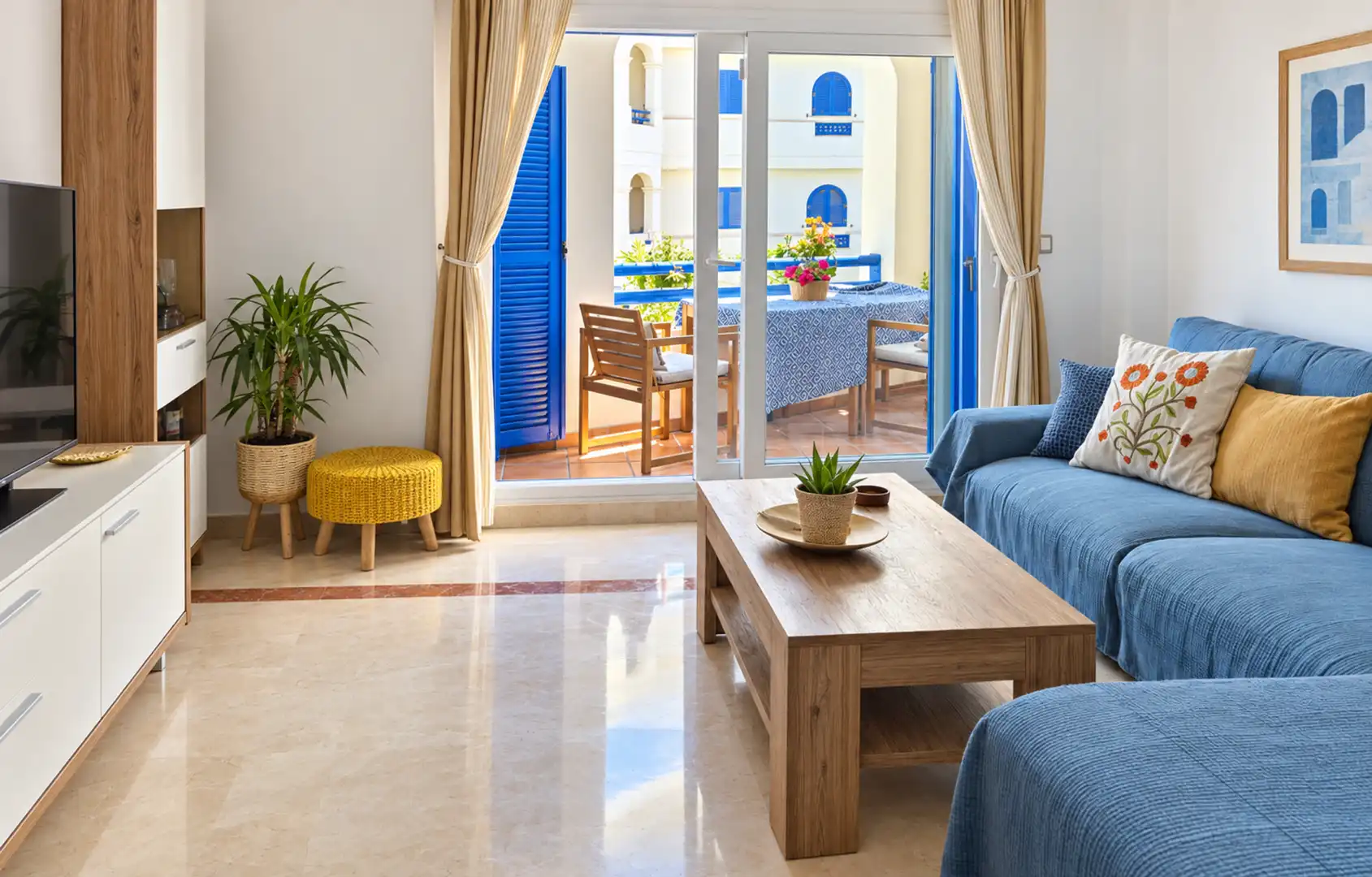 Sala d'estar de Apartament en venda en Manilva amb Aire condicionat, Terrassa i Traster