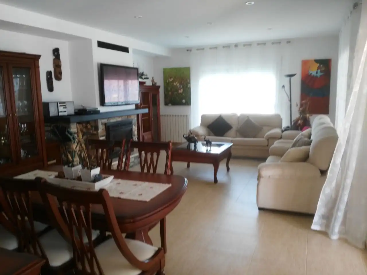 Wohnzimmer von Haus oder Chalet zum Verkauf in Castell d'Aro, Platja d'Aro i s'Agaró mit Heizung, Privatgarten und Terrasse