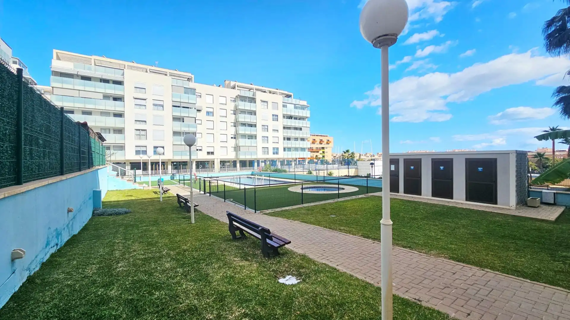 Piscina de Planta baixa en venda en Málaga amb Aire condicionat, Jardí privat i Parquet