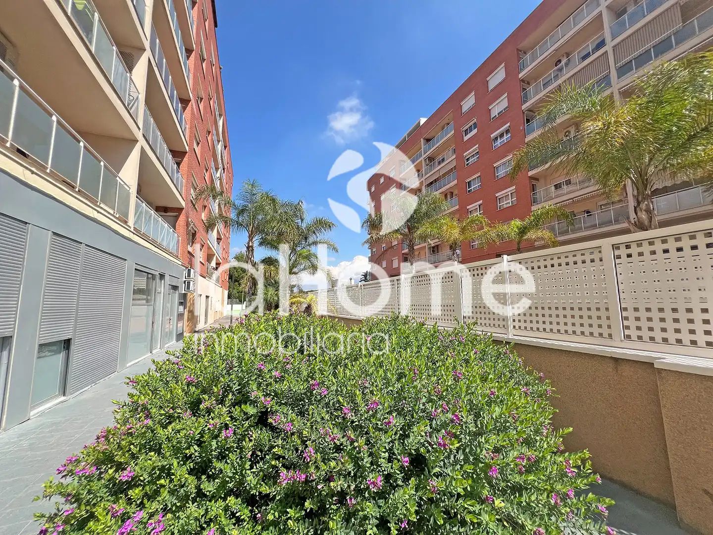 Vista exterior de Apartament en venda en Paterna amb Aire condicionat, Moblat i Forn