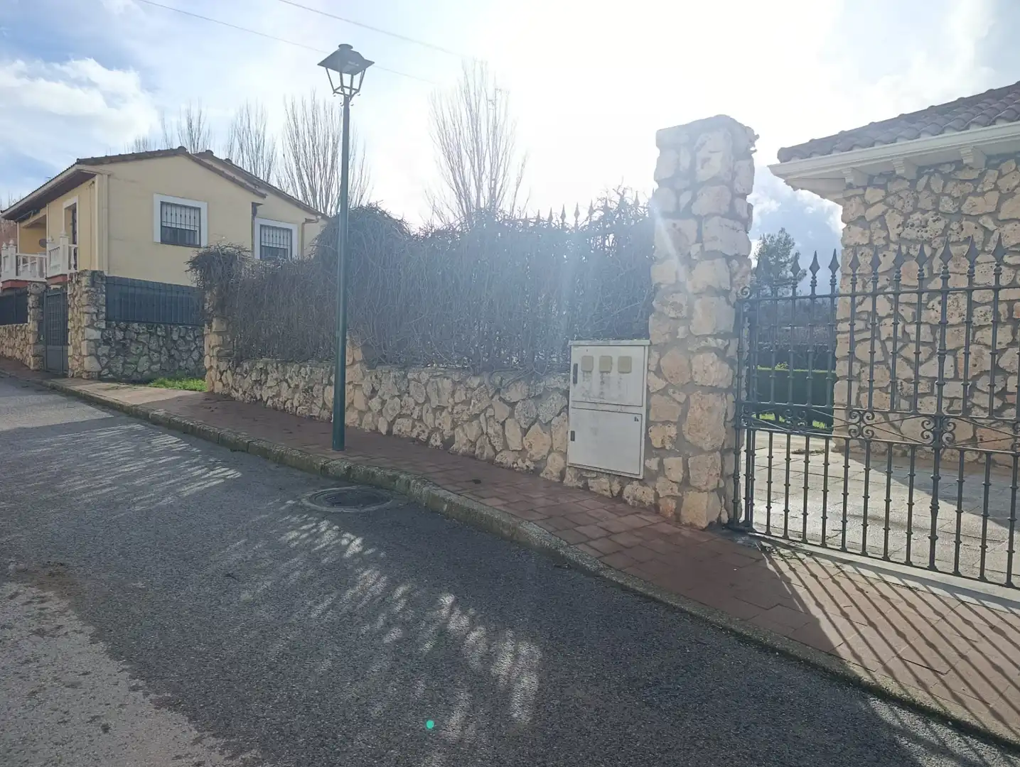 Houses for sale in Buendía  with Air Conditioner, Heating and Private garden