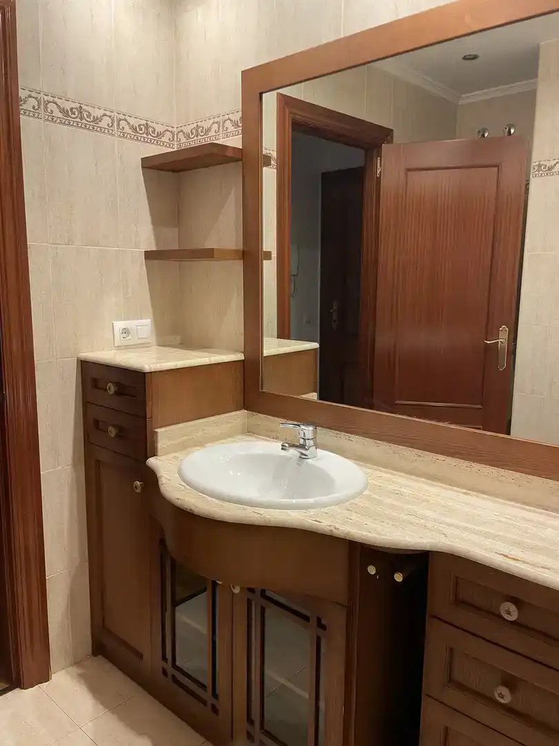 Baño de Piso para compartir en San Vicente de la Sonsierra, La Rioja