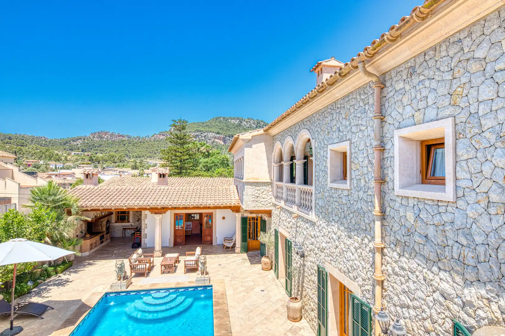 Exterior view of Houses for sale in Calvià  with Private garden