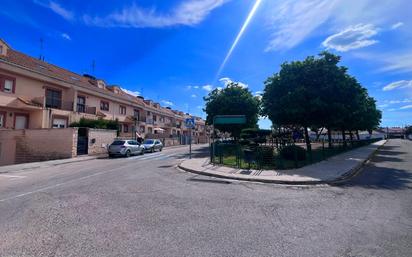 Exterior view of Single-family semi-detached for sale in Seseña  with Heating, Private garden and Terrace