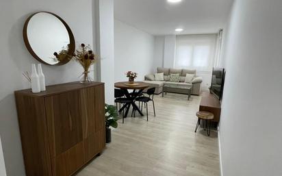 Sala d'estar de Pis en venda en Cáceres Capital amb Aire condicionat, Calefacció i Parquet