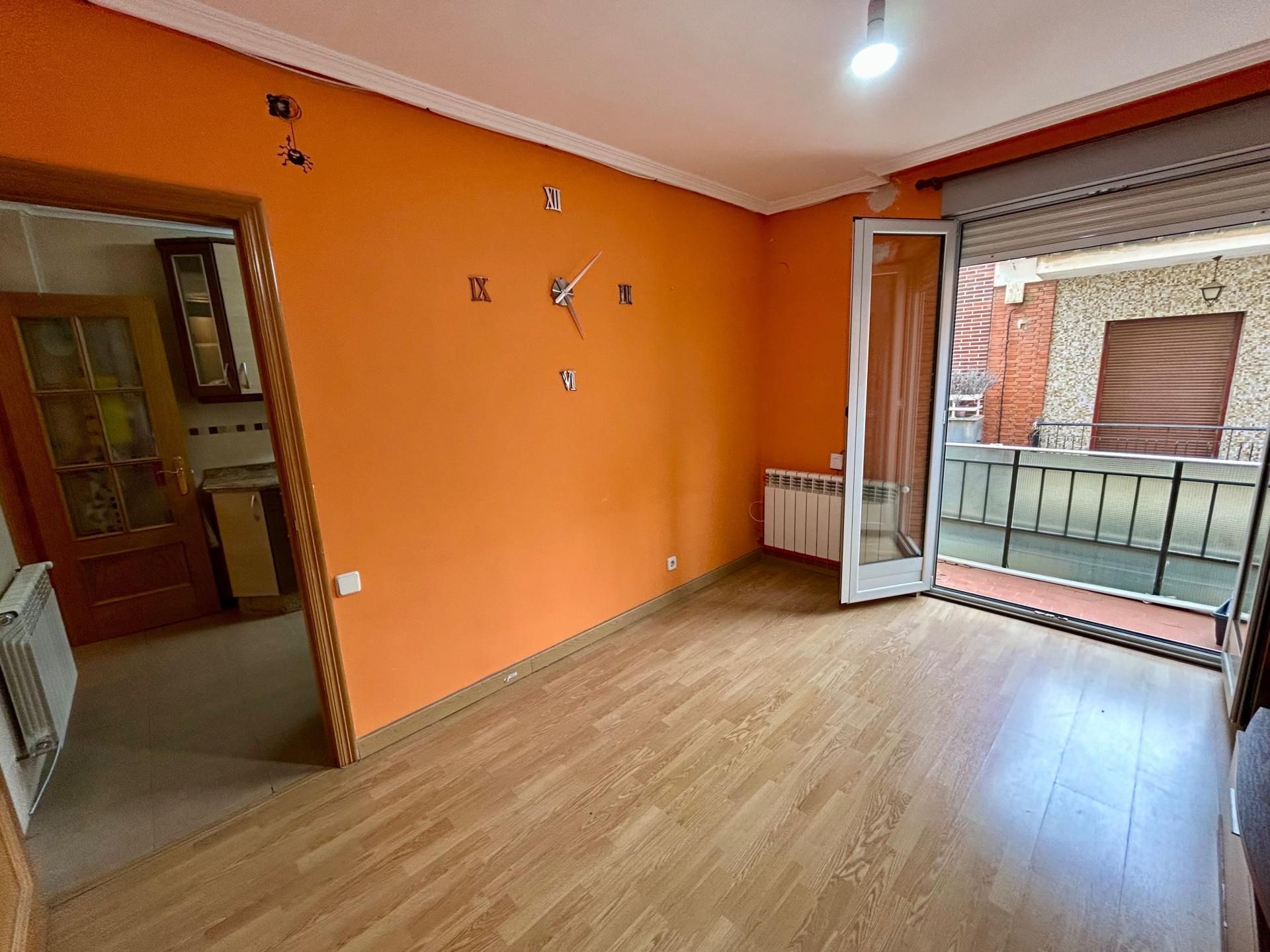 Bedroom of Flat for sale in Valencia de Don Juan  with Heating and Terrace