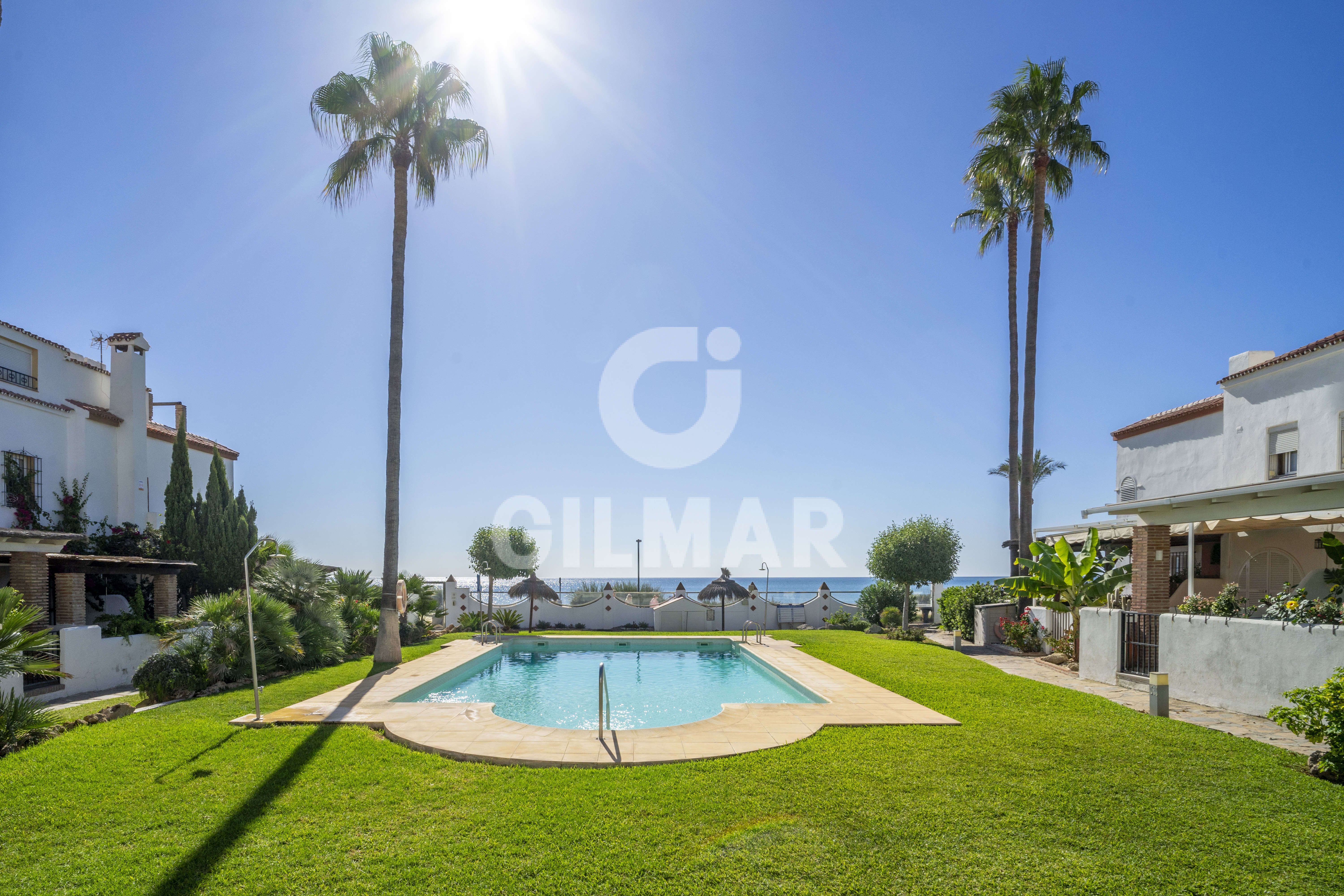 Jardí de Casa adosada en venda en Casares amb Aire condicionat, Terrassa i Piscina comunitària
