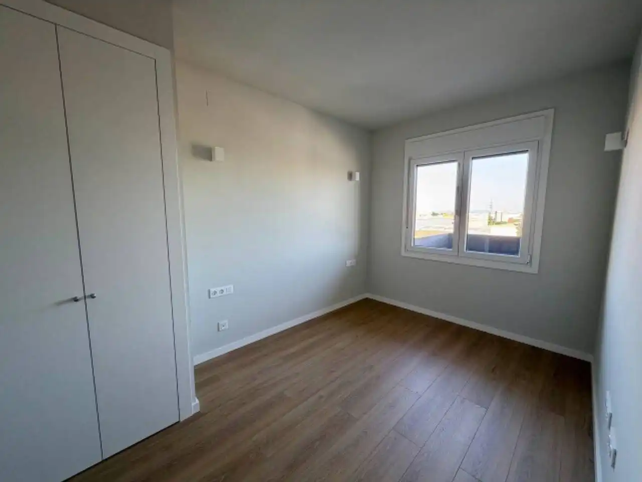 Bedroom of Flat for rent in Terrassa  with Air Conditioner, Heating and Parquet flooring