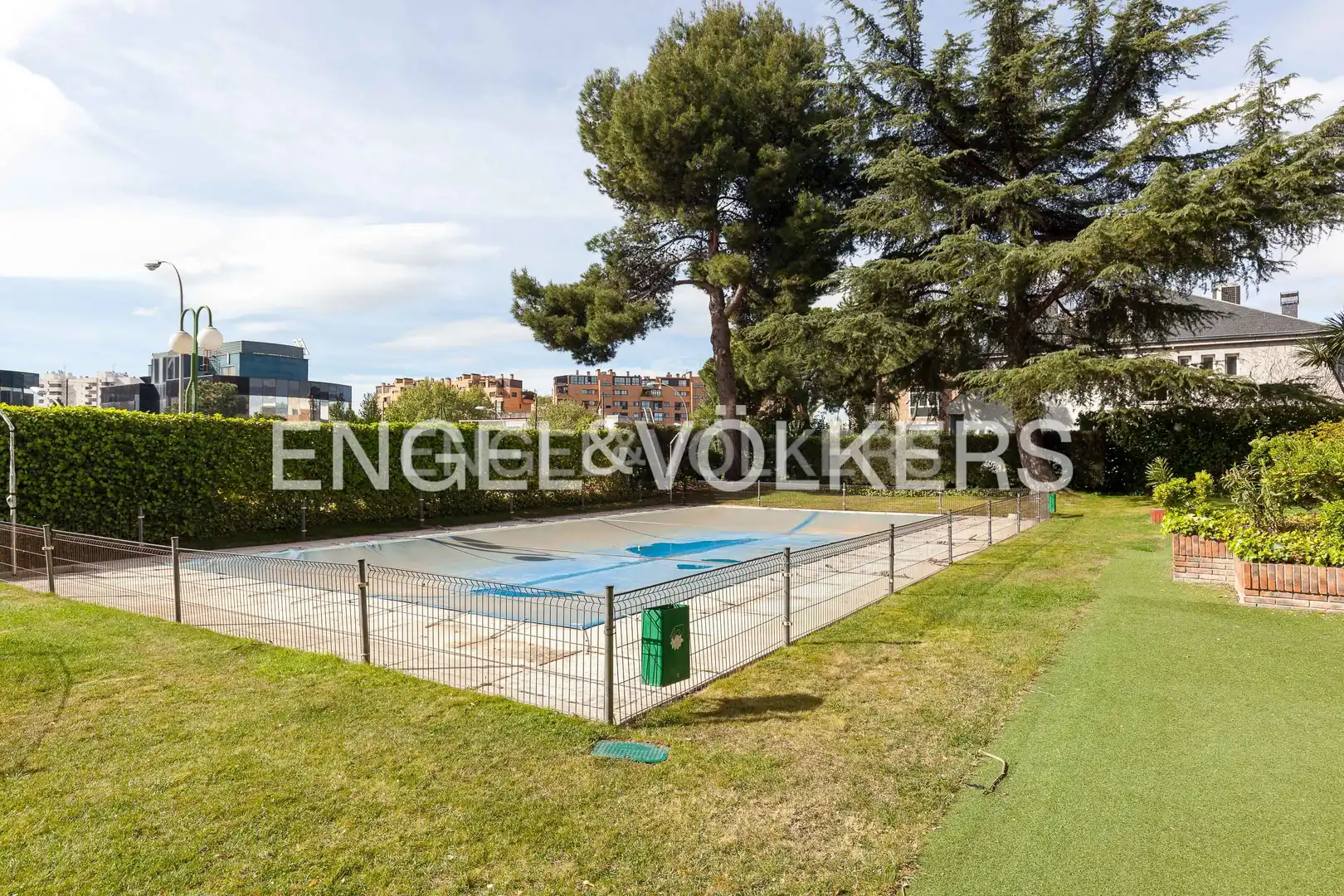 Piscina de Pis de lloguer en Madrid amb Aire condicionat, Calefacció i Piscina