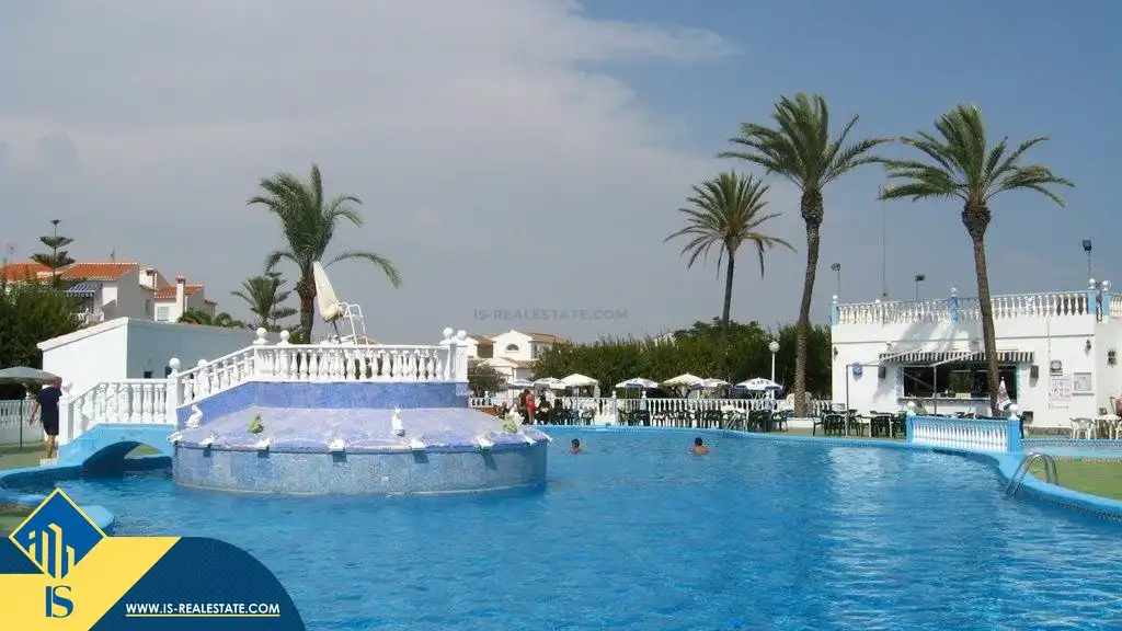 Dúplex amb piscina en venda a Zona Carrefour - Urbanizaciones