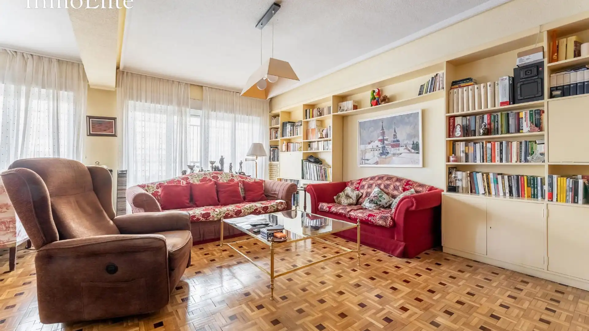 Sala de estar de Piso en venta en  Madrid Capital con Calefacción, Parquet y Terraza