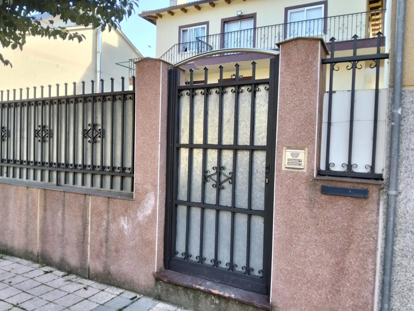 Vista exterior de Pis en venda en Arroyo de la Encomienda amb Calefacció i Terrassa
