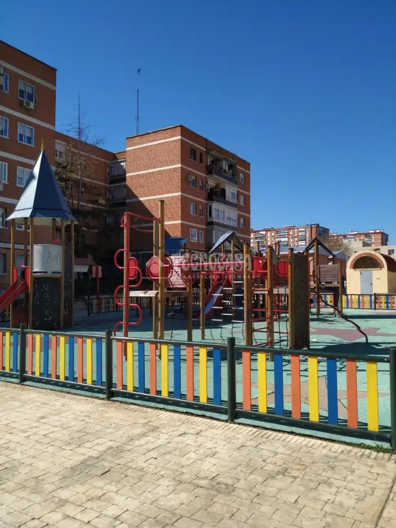 Vista exterior de Pis en venda en Leganés amb Aire condicionat i Calefacció