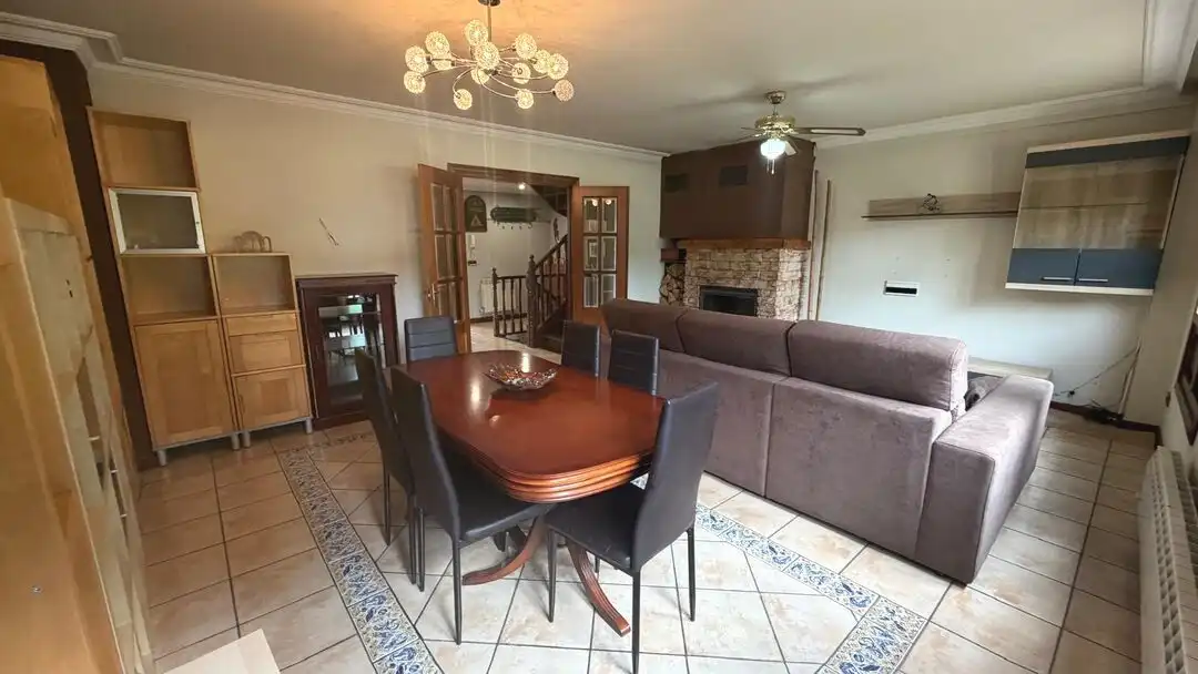 Comedor de Casa adosada en venta en Salvatierra / Agurain con Calefacción y Jardín privado