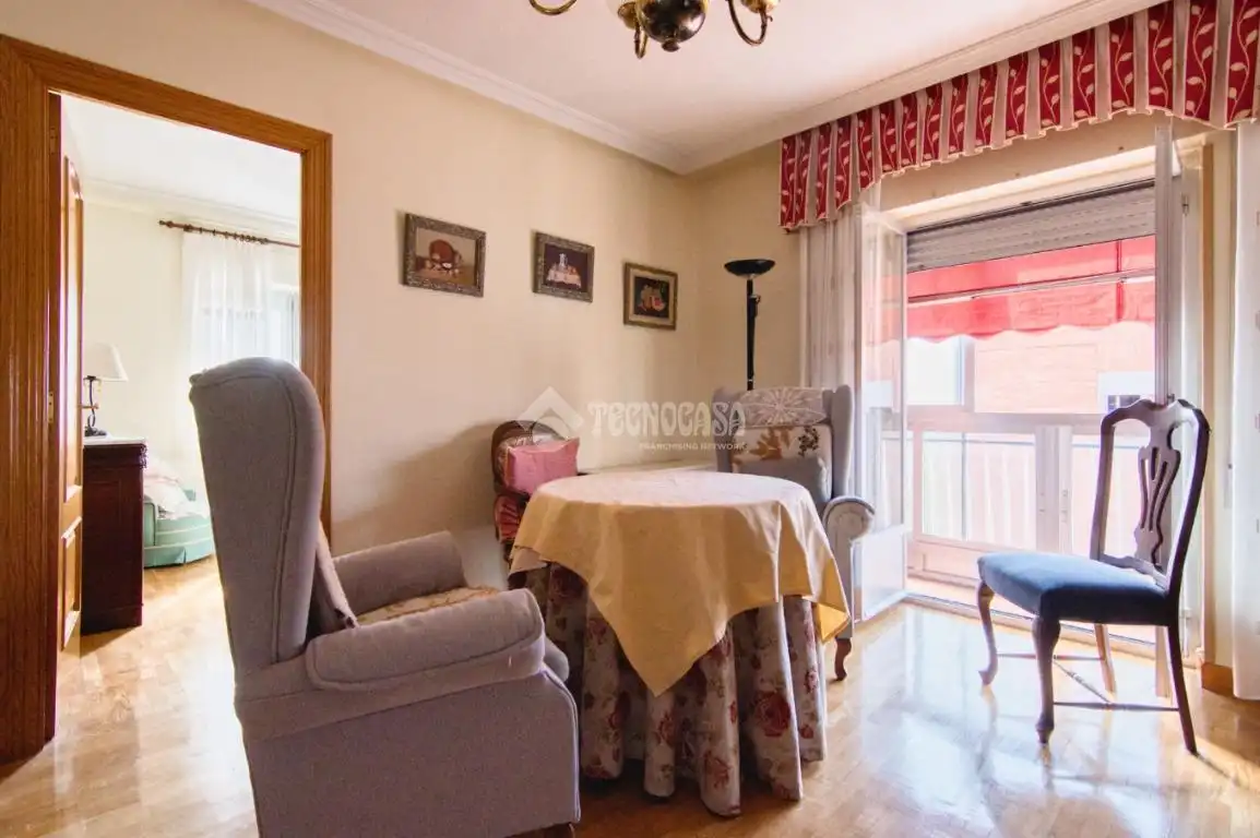 Sala d'estar de Pis en venda en Salamanca amb Calefacció