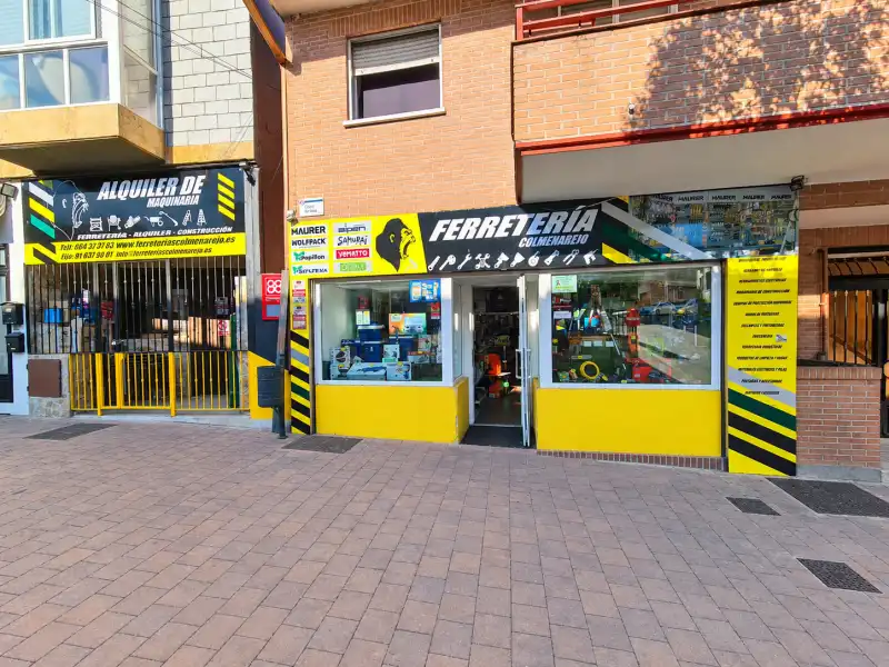 Local comercial en venda a Calle Madrid 14