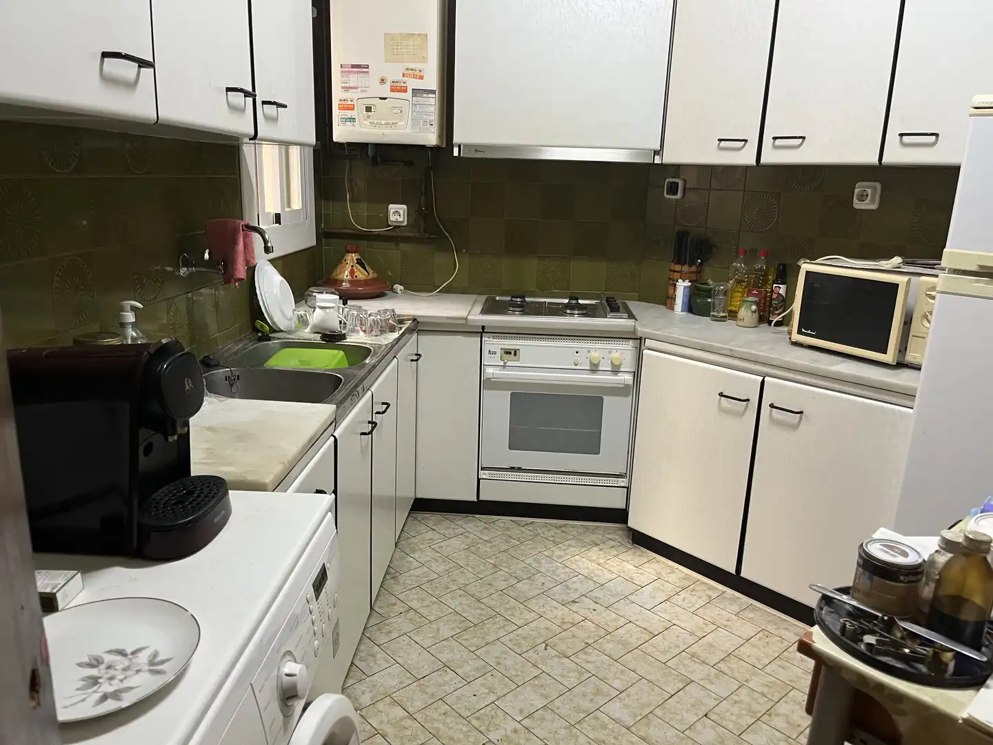 Küche von Wohnung zum Verkauf in  Barcelona Capital mit Balkon