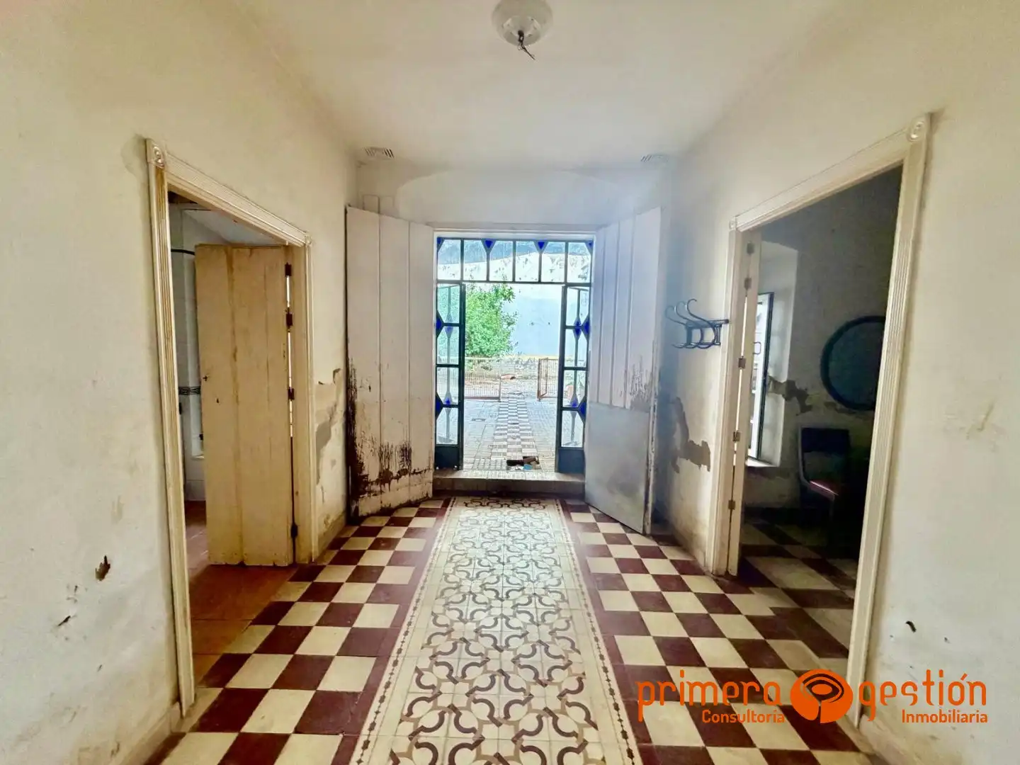 Casa en venta en Lora del Río, imagen 2