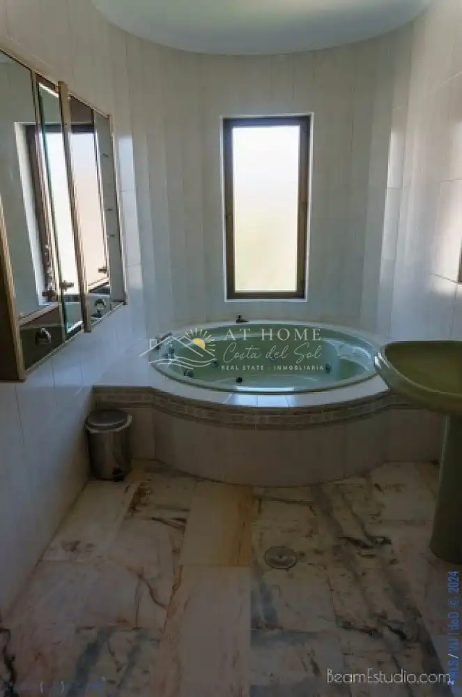 Chalet con piscina en venta en La Herradura, imagen 32