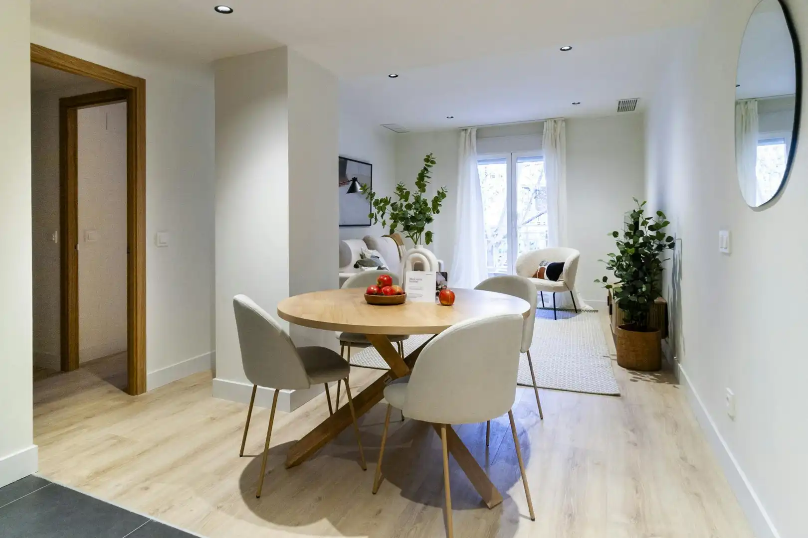 Comedor de Piso de alquiler en Madrid con Aire acondicionado, Lavadora y TV