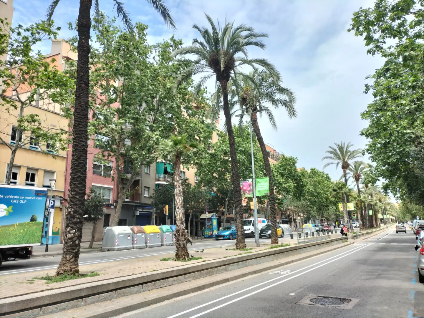 Vista exterior de Edifici en venda en Barcelona