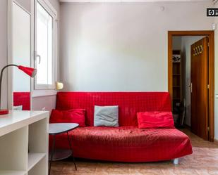 Living room of Apartment to share in  Barcelona Capital  with Air Conditioner and Terrace