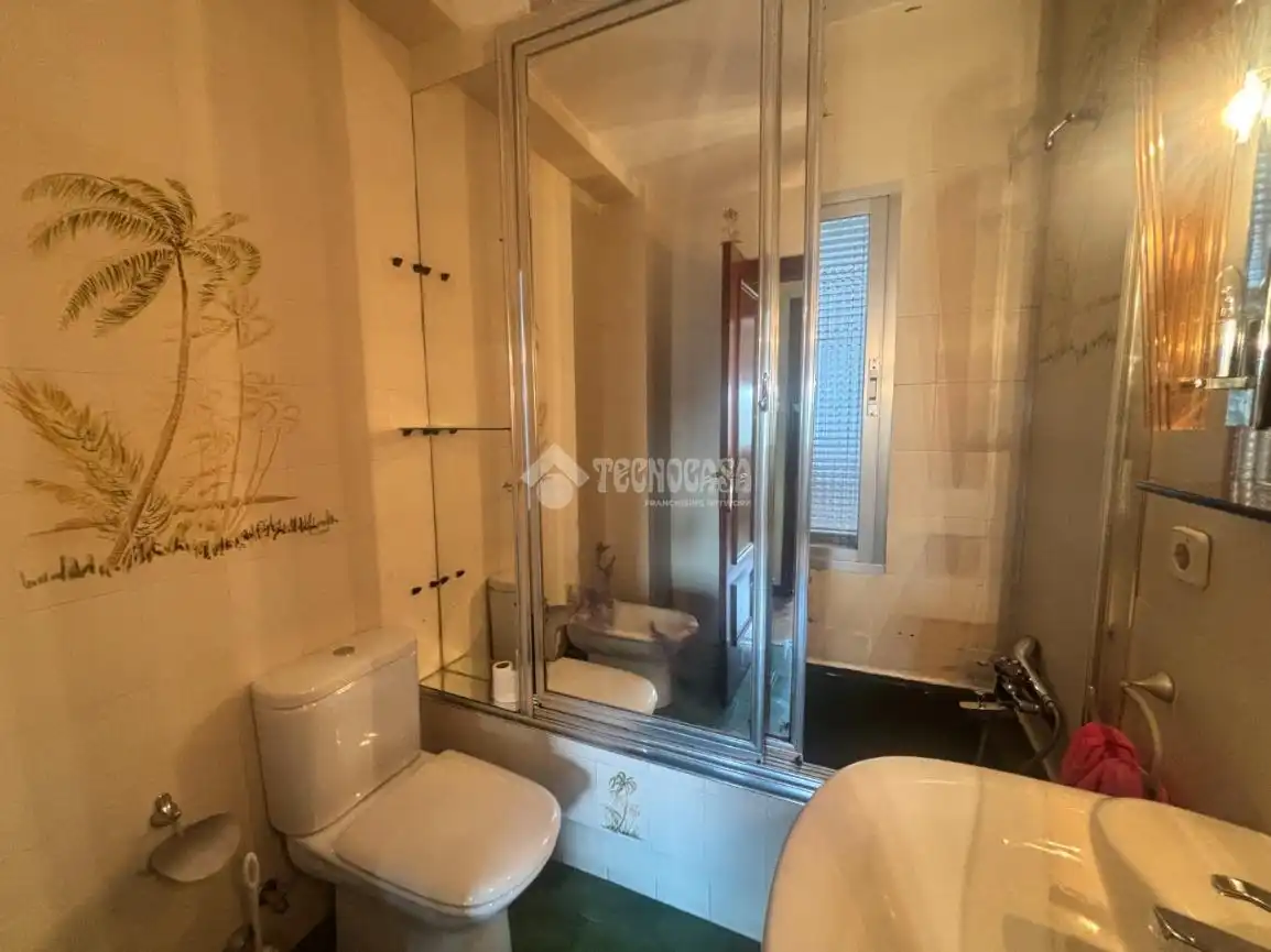 Baño de Piso en venta en Alcalá de Henares con Calefacción y Terraza