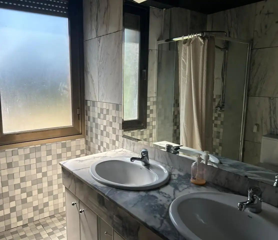 Baño de Casa o chalet en venta en Majadahonda con Calefacción, Jardín privado y Parquet