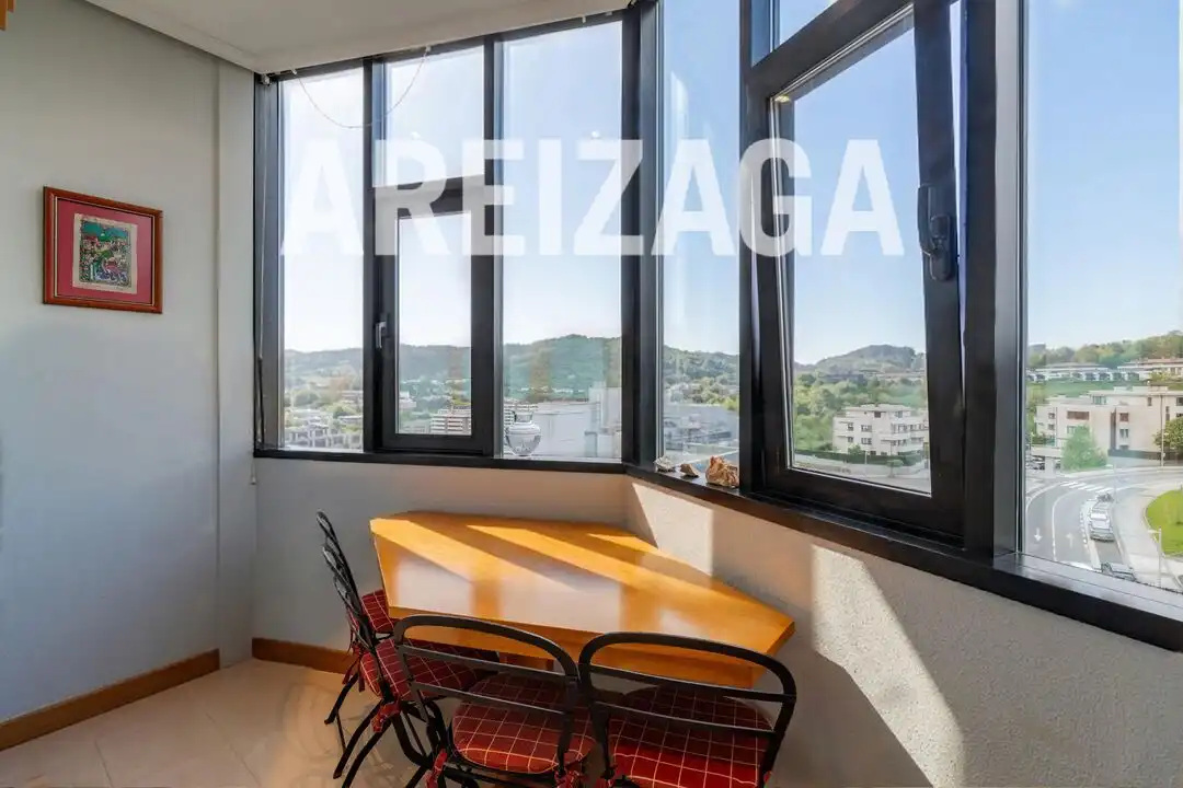 Piso en venta en Donostia - San Sebastián  con Calefacción, Terraza y Trastero