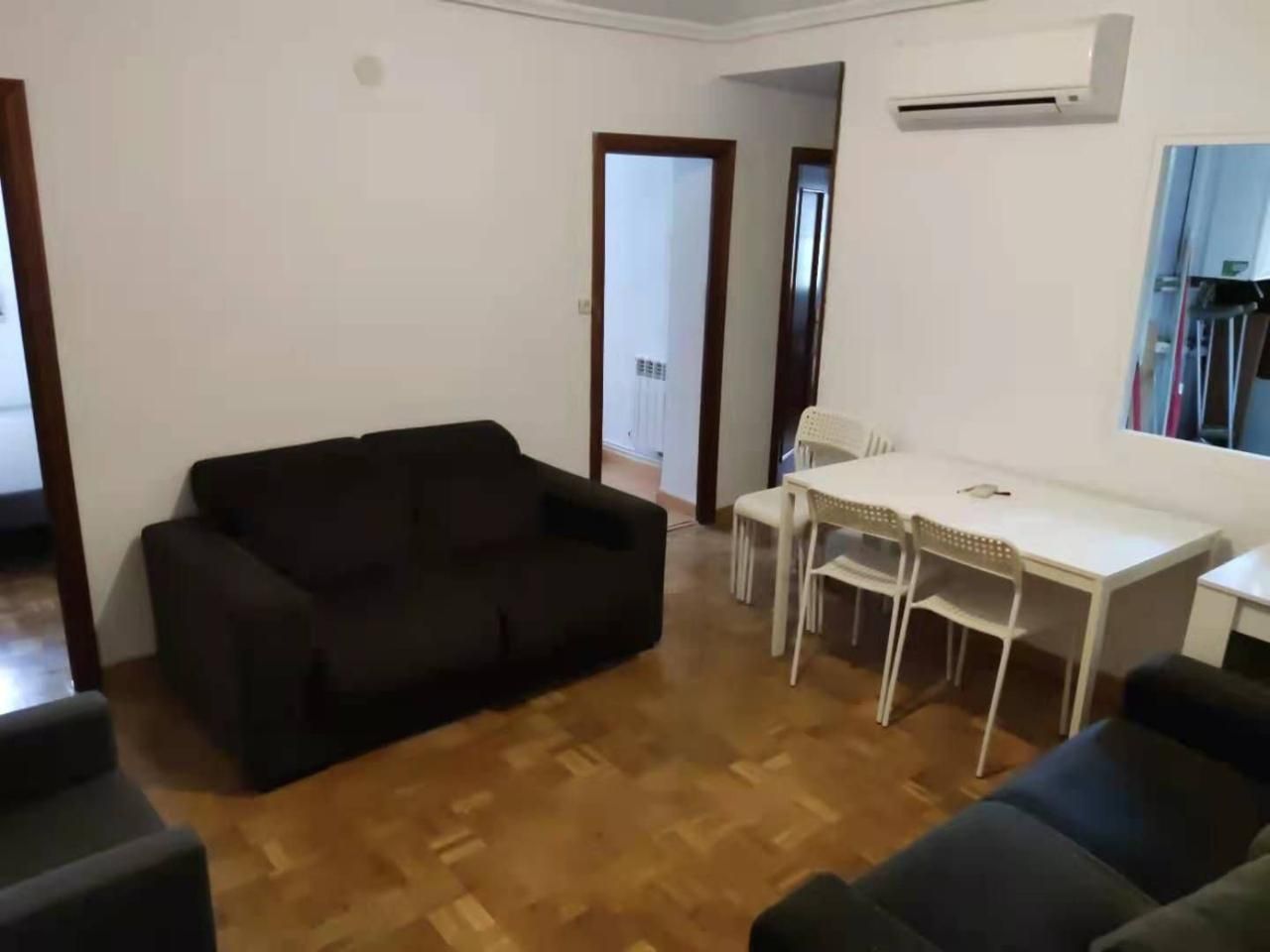 Sala d'estar de Planta baixa en venda en  Madrid Capital amb Calefacció i Moblat