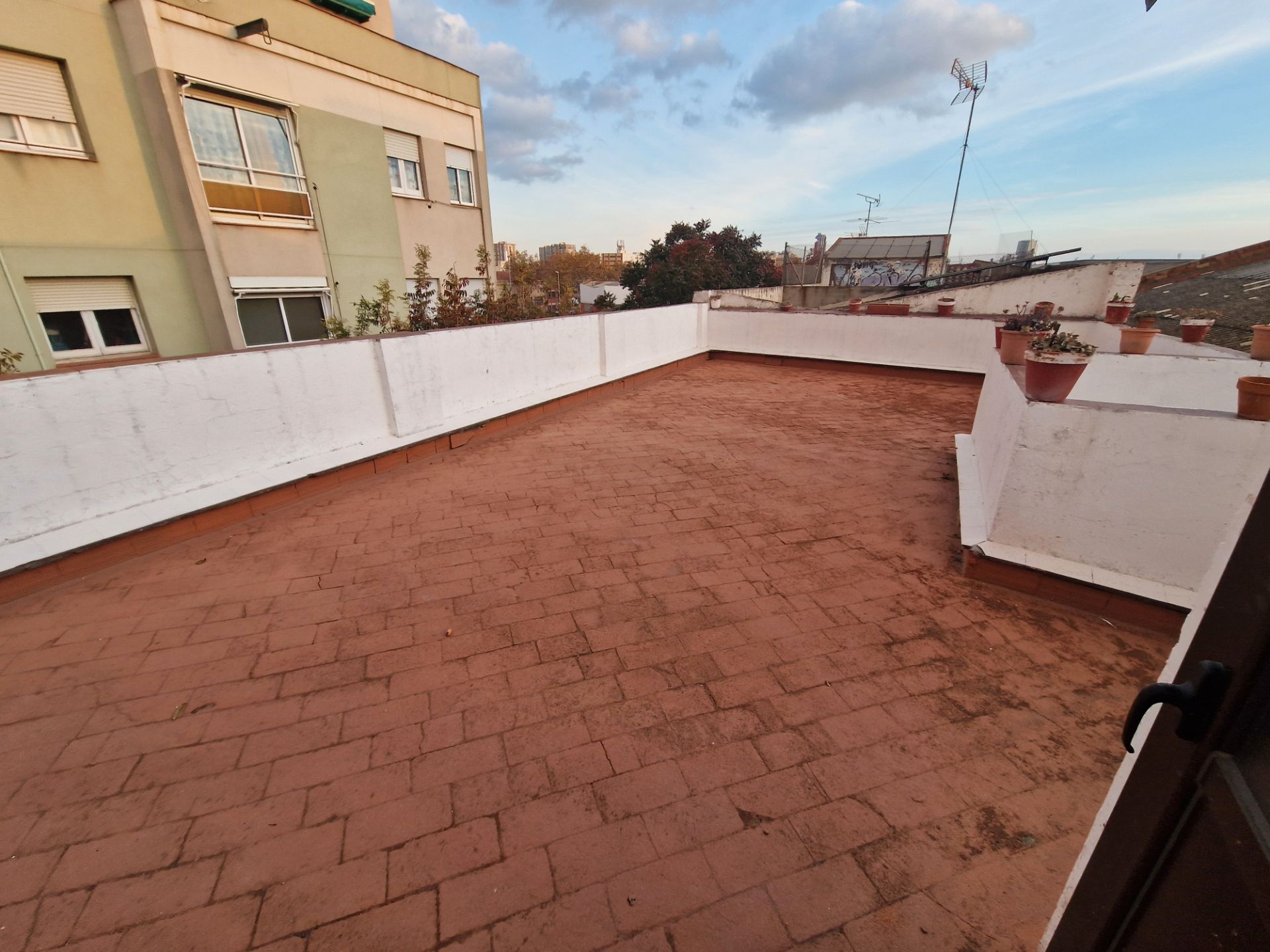 Terrassa de Pis en venda en L'Hospitalet de Llobregat amb Aire condicionat, Terrassa i Forn
