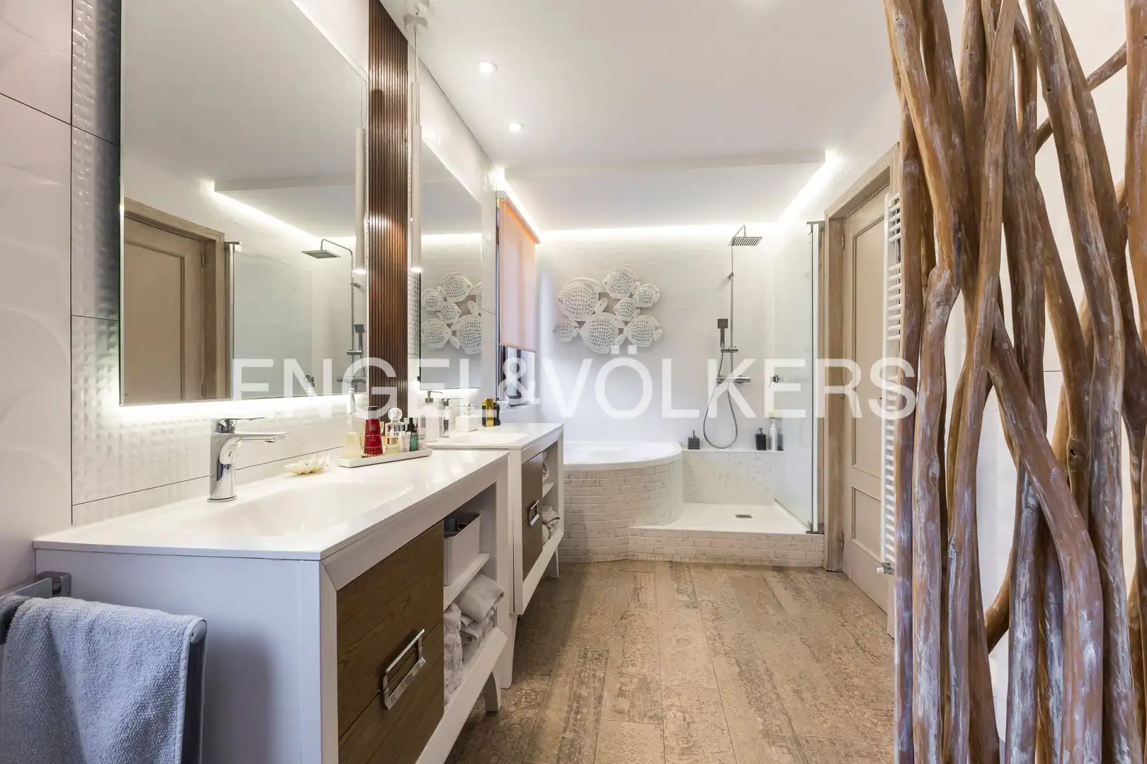 Bathroom of Houses for sale in Valdemorillo  with Air Conditioner, Heating and Private garden