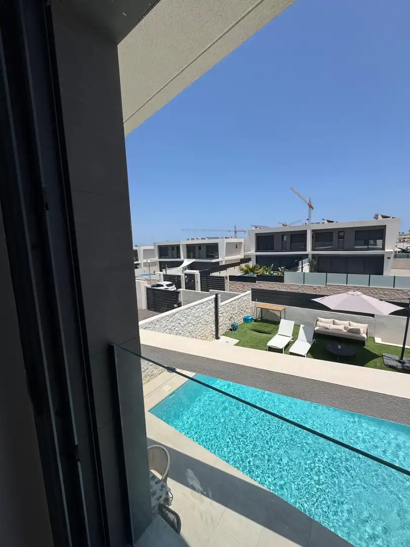 Swimming pool of Houses for rent in Santa Pola  with Air Conditioner, Heating and Private garden