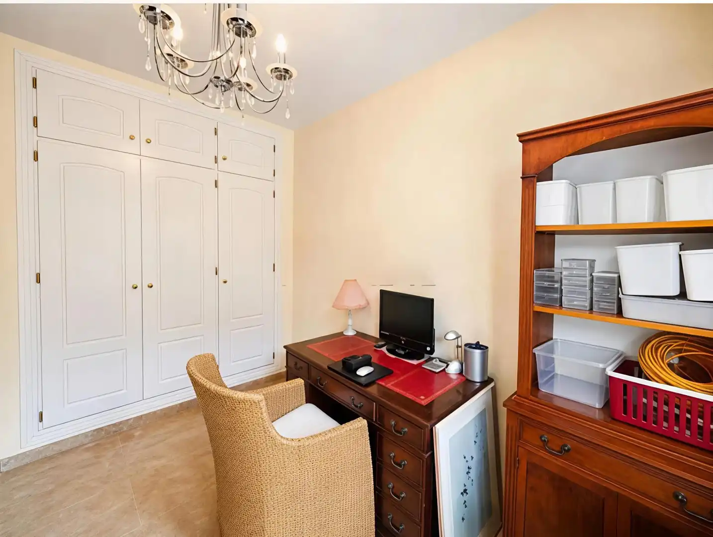 Habitación de Casa adosada en venta en Manilva