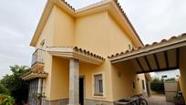 Vista exterior de Casa o xalet en venda en Chiclana de la Frontera amb Aire condicionat, Terrassa i Balcó