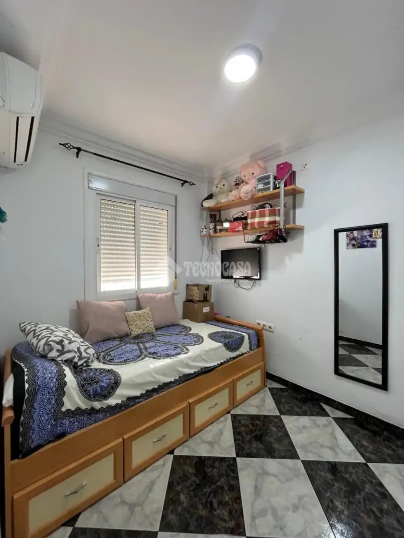 Habitación de Piso en venta en Carmona, Sevilla