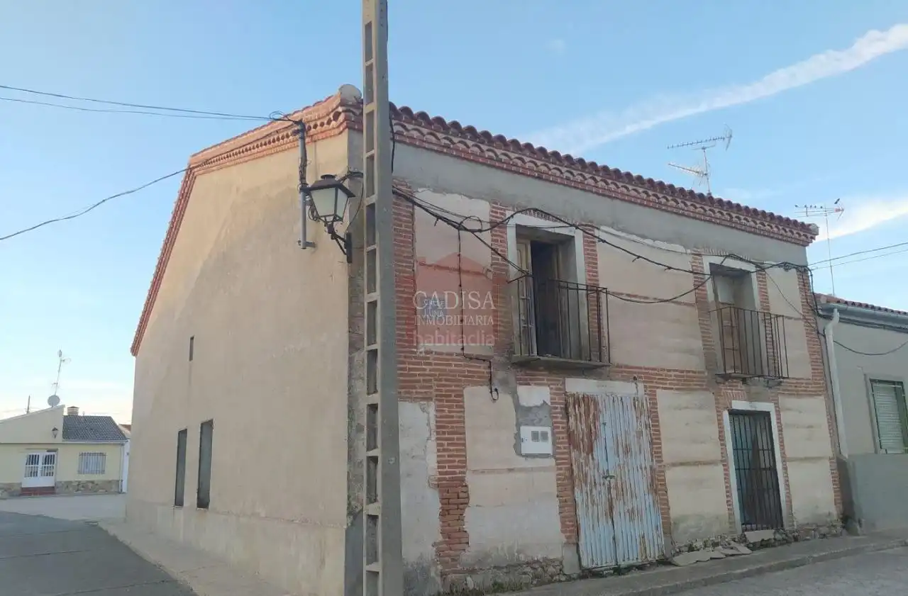 Vista exterior de Casa o chalet en venta en Ventosa del Río Almar con Calefacción