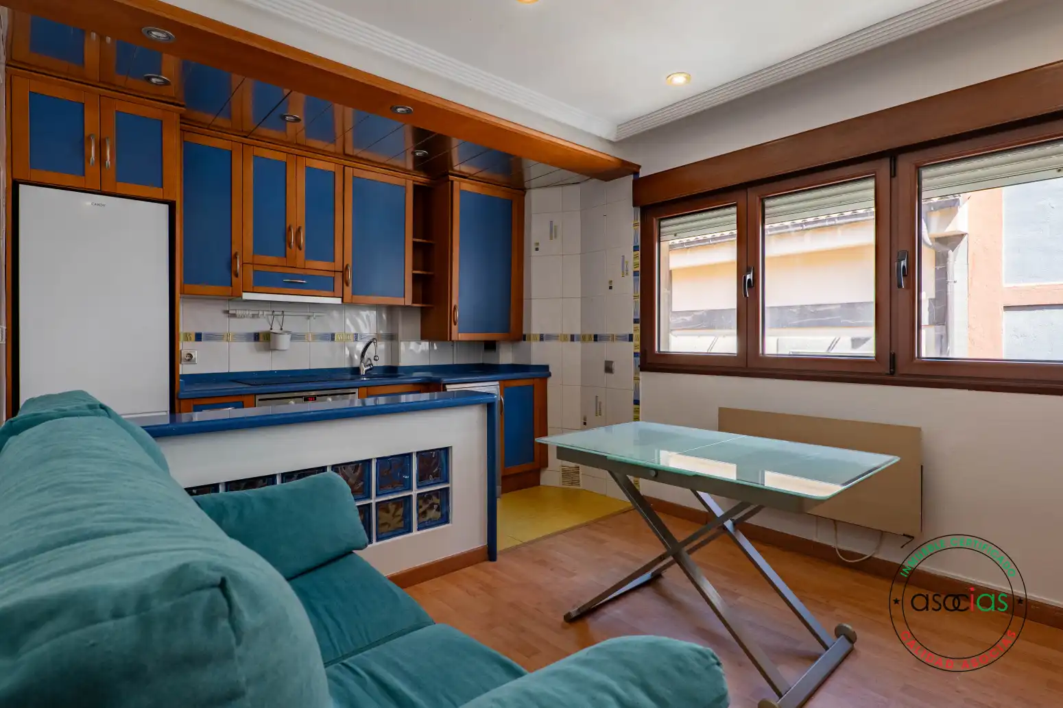 Cocina de Piso en venta en Gijón  con Calefacción y Trastero