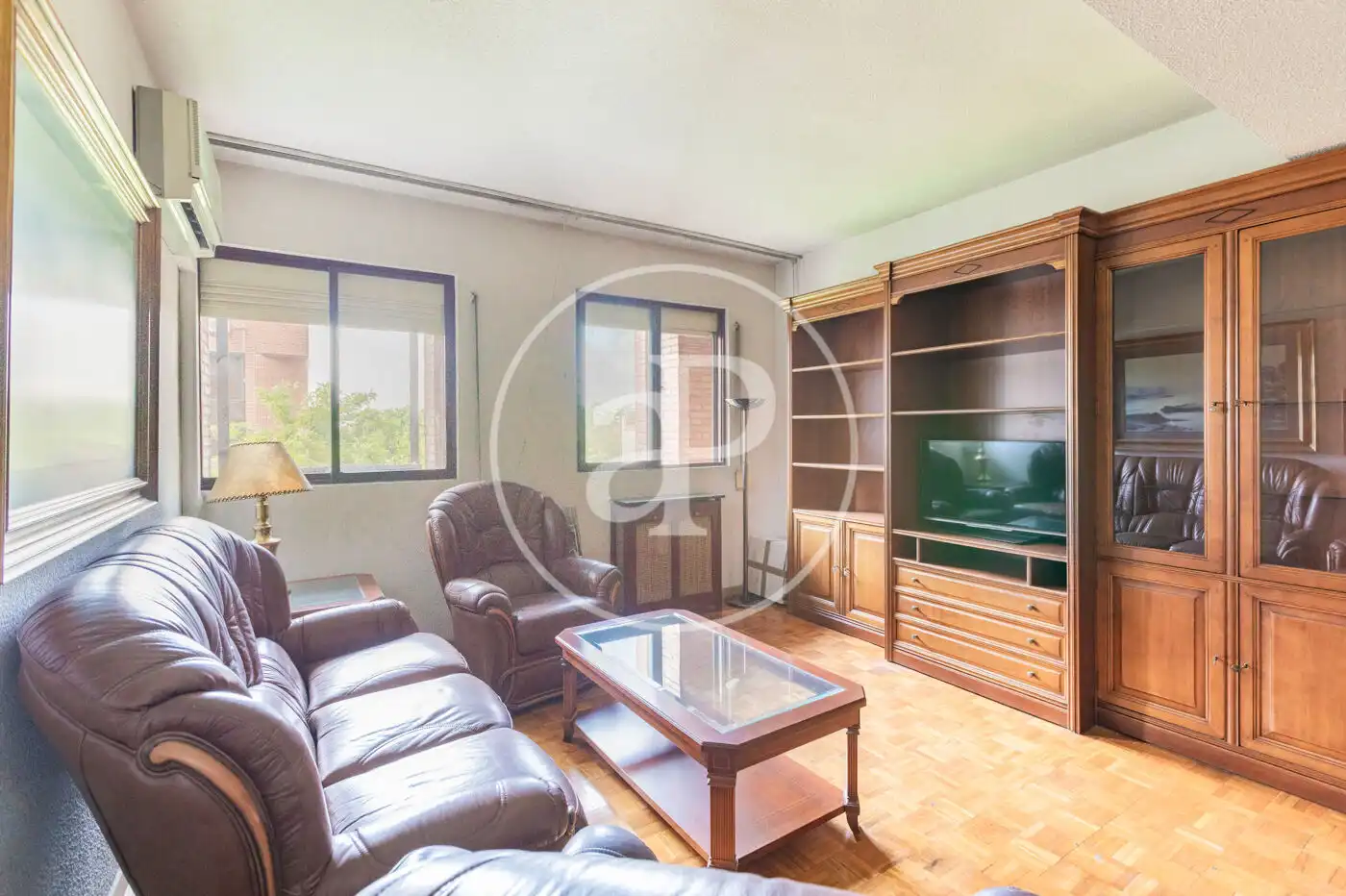 Wohnzimmer von Wohnung zum Verkauf in Madrid mit Klimaanlage, Heizung und Privatgarten