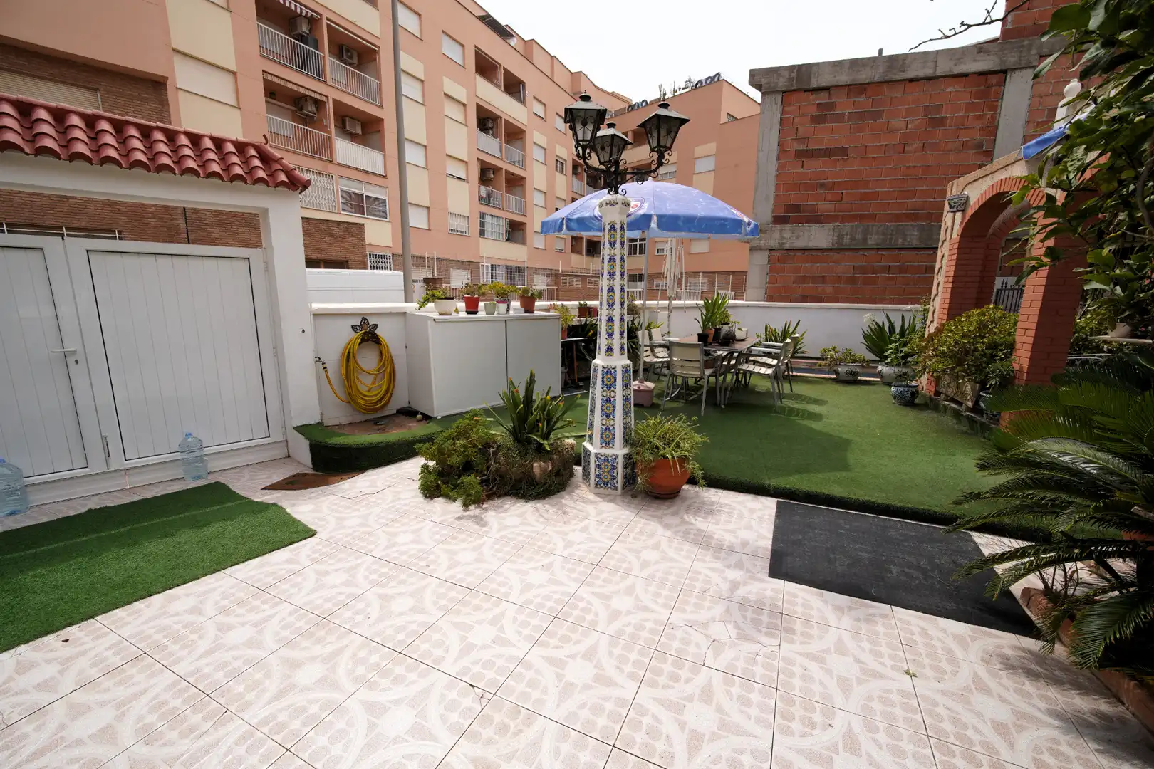 Terraza de Casa adosada en venta en Roquetas de Mar con Aire acondicionado, Jardín privado y Terraza